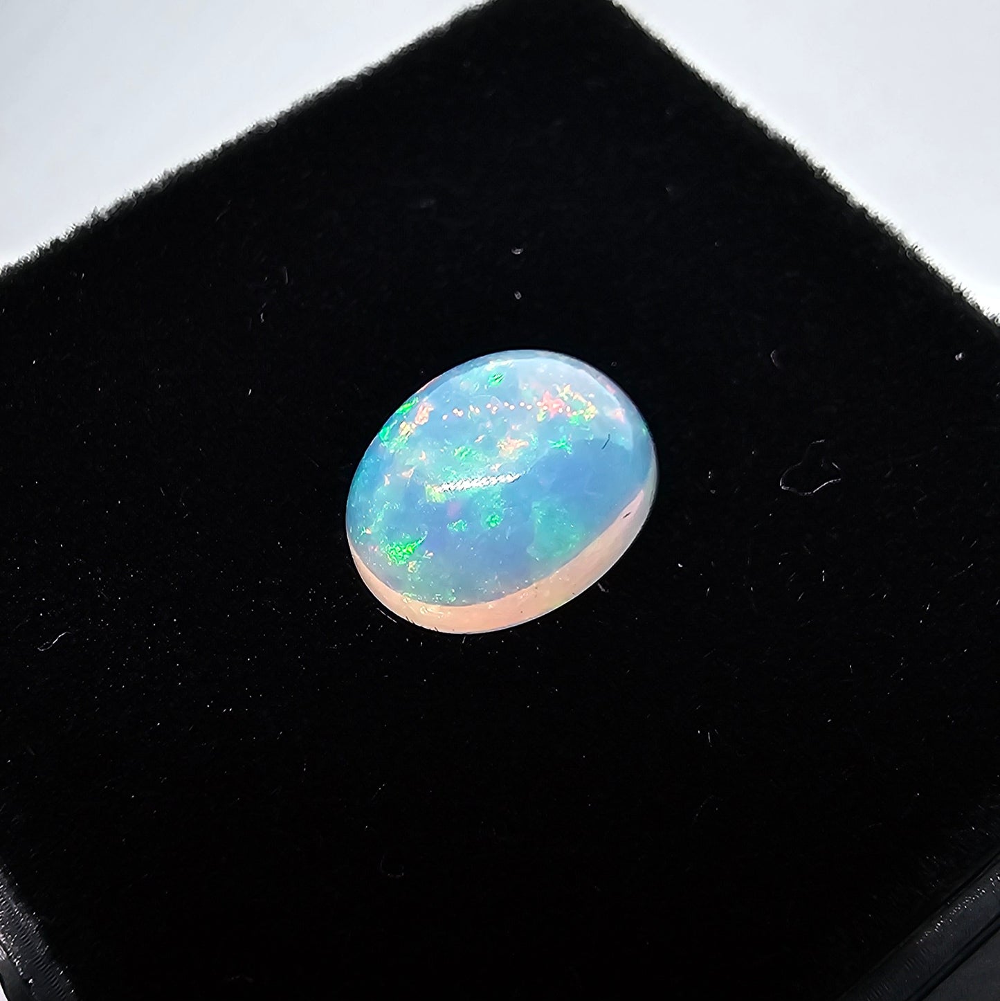 2.1 ct Oval White Opal, 10 x 8 mm From Ethiopia